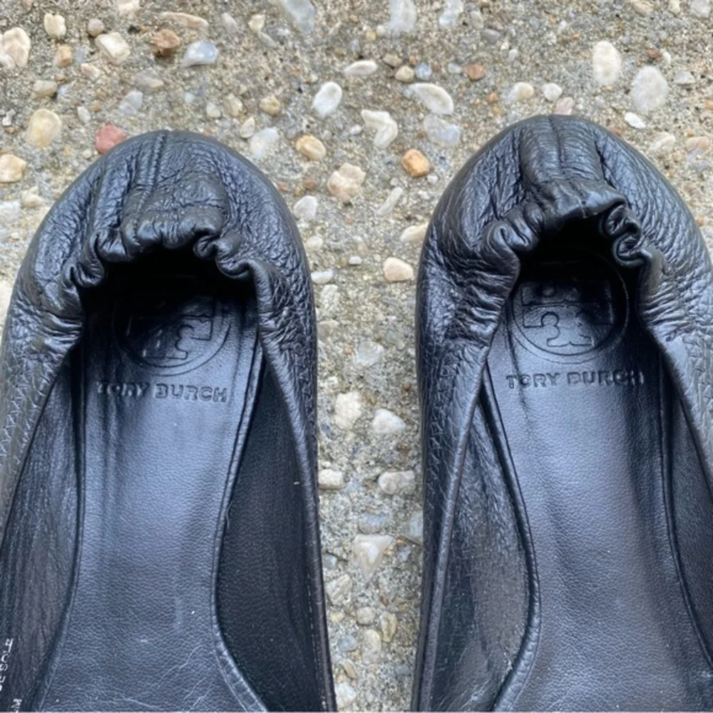 Tory Burch Minnie Ballet Flats 6.5 Black Pebbled Leather Logo